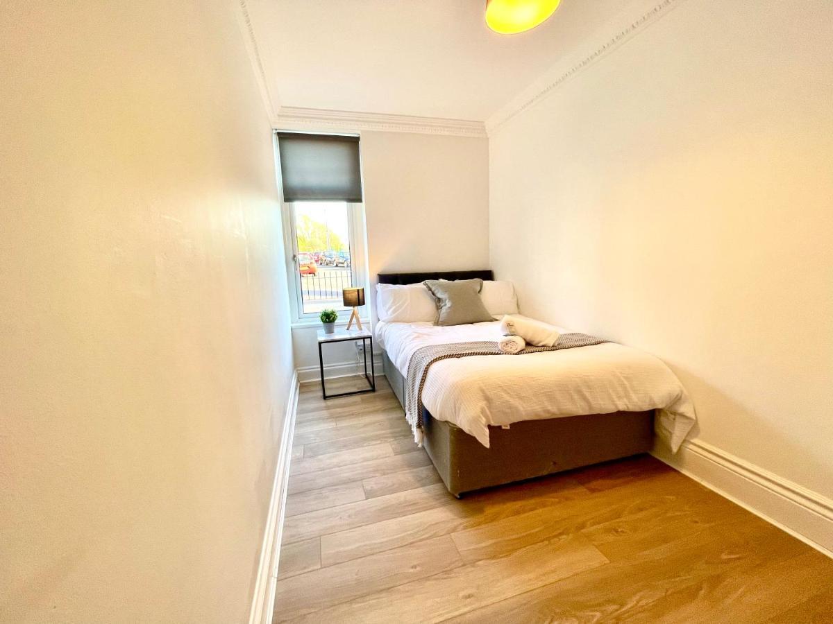 Huge Serviced Apartment With Free Parking Jesmond Exteriör bild