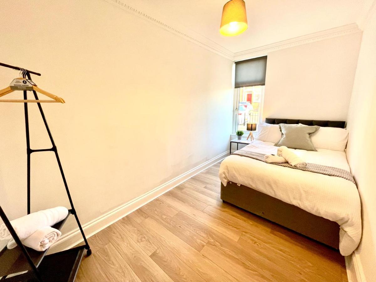 Huge Serviced Apartment With Free Parking Jesmond Exteriör bild