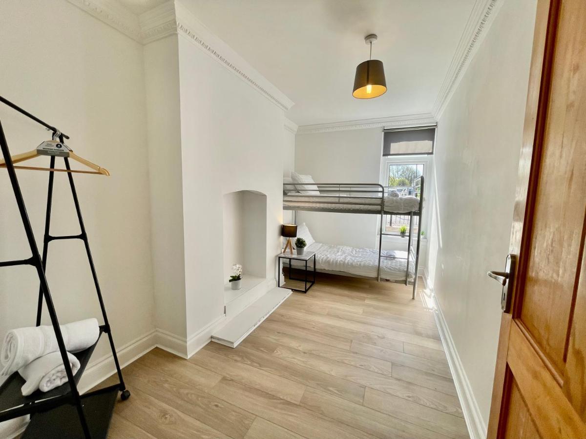Huge Serviced Apartment With Free Parking Jesmond Exteriör bild