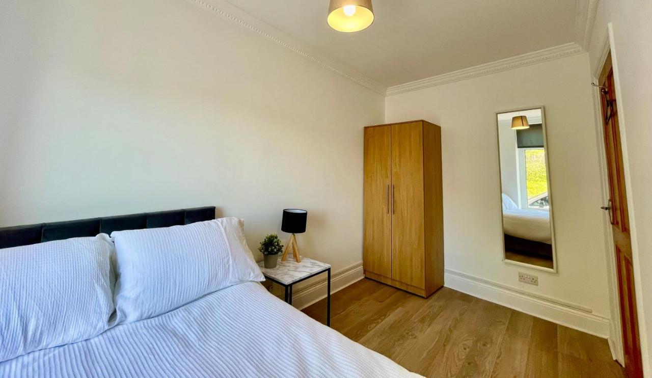Huge Serviced Apartment With Free Parking Jesmond Exteriör bild
