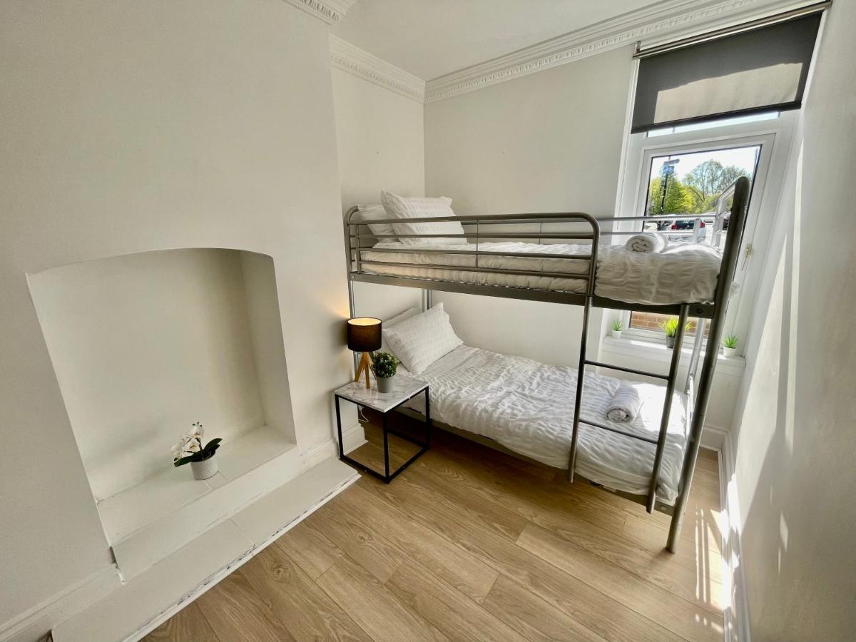 Huge Serviced Apartment With Free Parking Jesmond Exteriör bild
